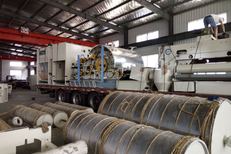 無紡布設備裝車（chē）發（fā）貨